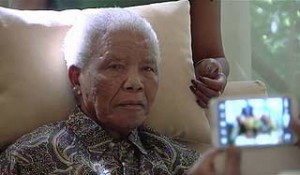 Mandela, de 94 años, recibe los mejores cuidados por parte de un equipo multidisciplinar de profesionales.