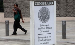 La Casa Blanca ordenó cerrar este domingo al menos 22 embajadas y consulados.