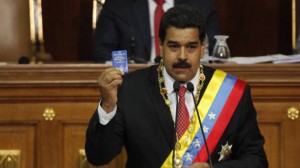 Maduro clamó por hacer "irreversible la vía venezolana al socialismo" y situó la meta en "una nueva época republicana".