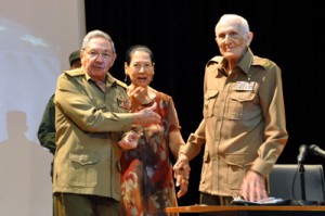 Felicita Raúl a José Ramón Fernández.