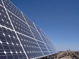 Cuba trabaja actualmente en la construcción y puesta en marcha de siete parques fotovoltaicos.