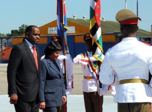 Roosevelt Skerrit, Primer Ministro de Dominica, a su arribo a La Habana. Foto AIN.