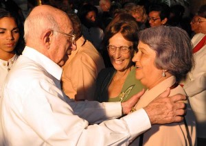 Las espirituanas Gloria Pérez y Nora Quintana recibieron la Orden Mariana Grajales de manos de Machado Ventura.