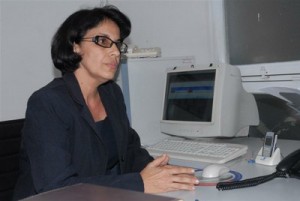 Acelia María González, jefa del departamento que atiende la telefonía móvil en la provincia.