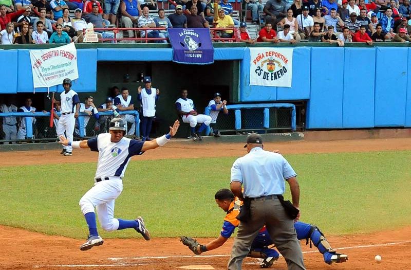 Béisbol, Gallos, Holguín