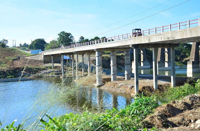 sancti spiritus, puente sobre el rio zaza, zaza del medio