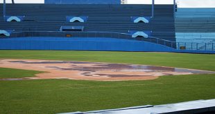 Béisbol, Gallos ,Leones, lluvia