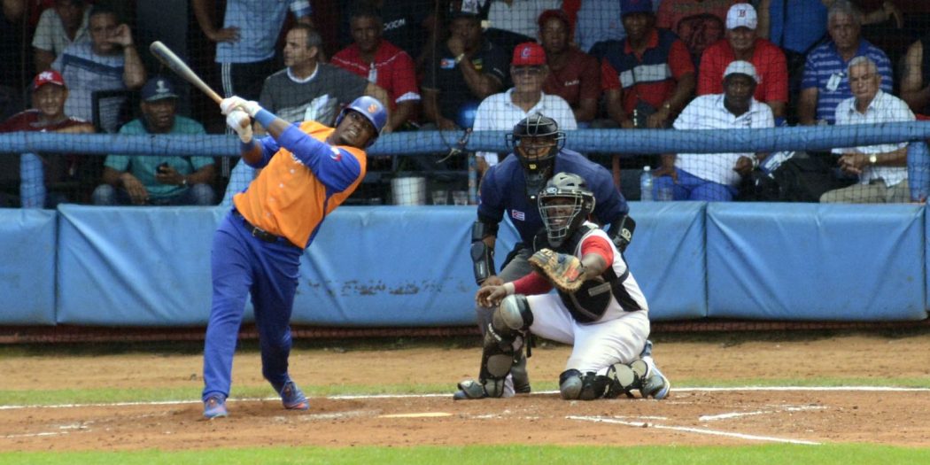 Béisbol, Gallos, Tigres