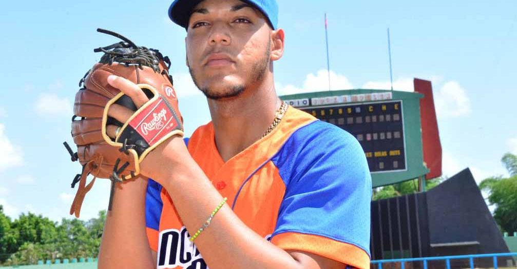 Béisbol sub 23, Gallitos, Roberto Hernández