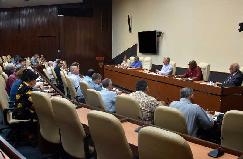 cuba, azcuba, zafra azucarera, miguel diaz-canel, presidente de cuba