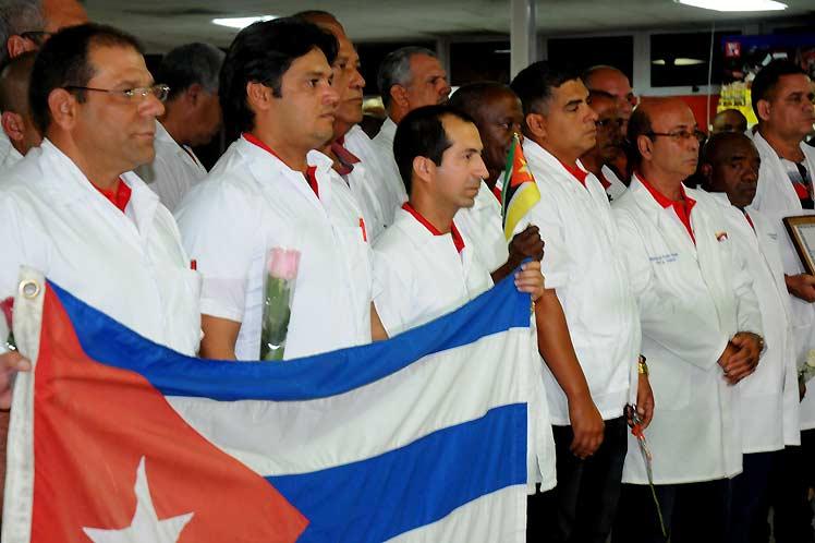 cuba, mozambique, medicos cubanos, contingente henry reeve