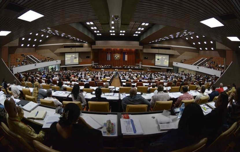 cuba, parlamento cubano, asamblea nacional del poder popular, simbolos nacionales, ley electoral, ley de pesca