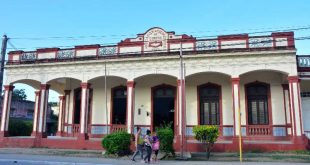 Biblioteca, Guayos, literatura