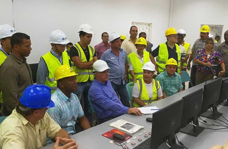 cuba, ciego de avila, miguel diaz-canel, presidente de la republica de cuba, calentadores solares