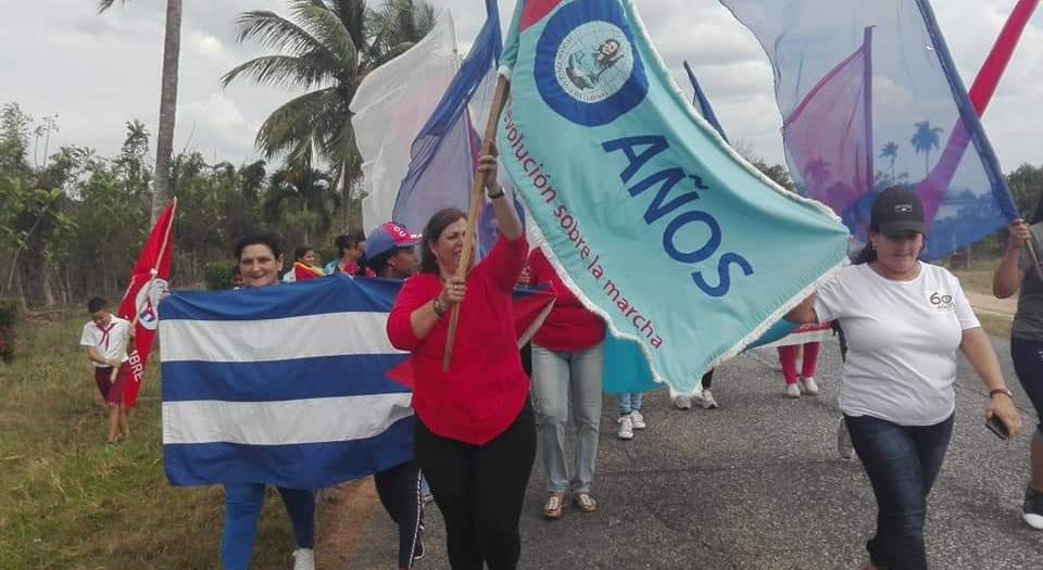 MUJERES, bandera 60 aniversario, Sancti Spíritus, FMC