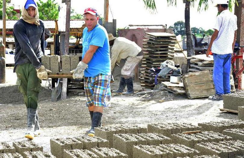 sancti spiritus, economia cubana, materiales de la construccion, construccion de viviendas