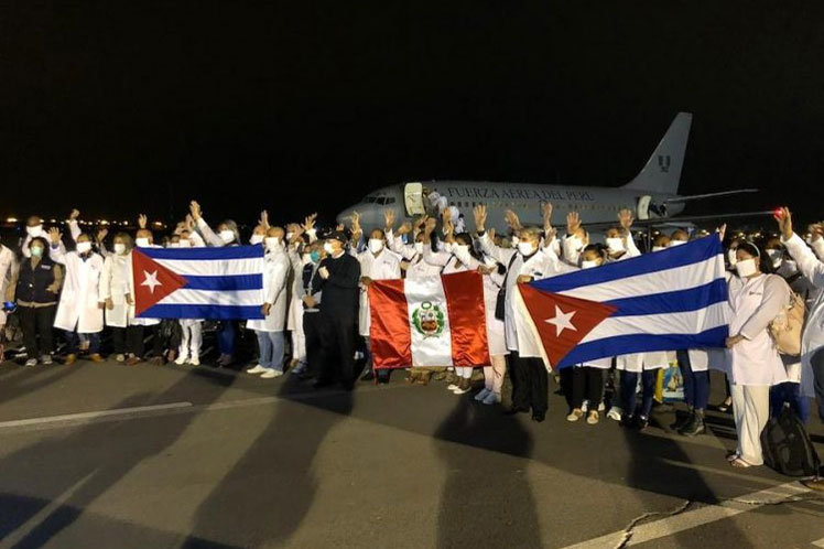 Cuba, Perú, COVID-19, colaboración médica
