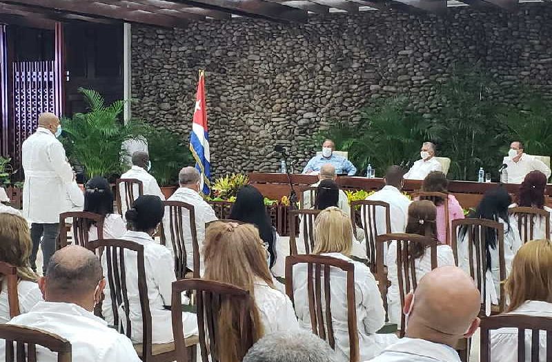 cuba, contingente henry reeve, medicos cubanos, miguel diaz-canel, presidente de la republica de cuba, togo, kuwait, covid-19, coronavirus