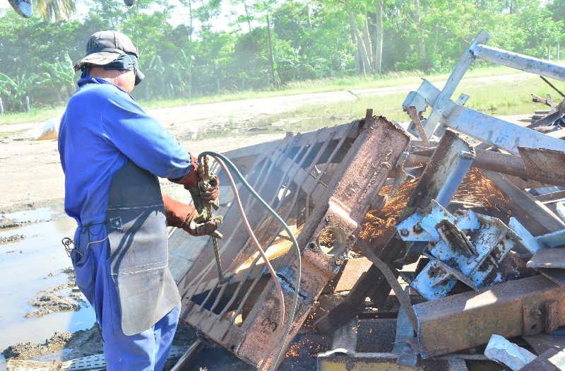 sancti spiritus, economia cubana, materias primas