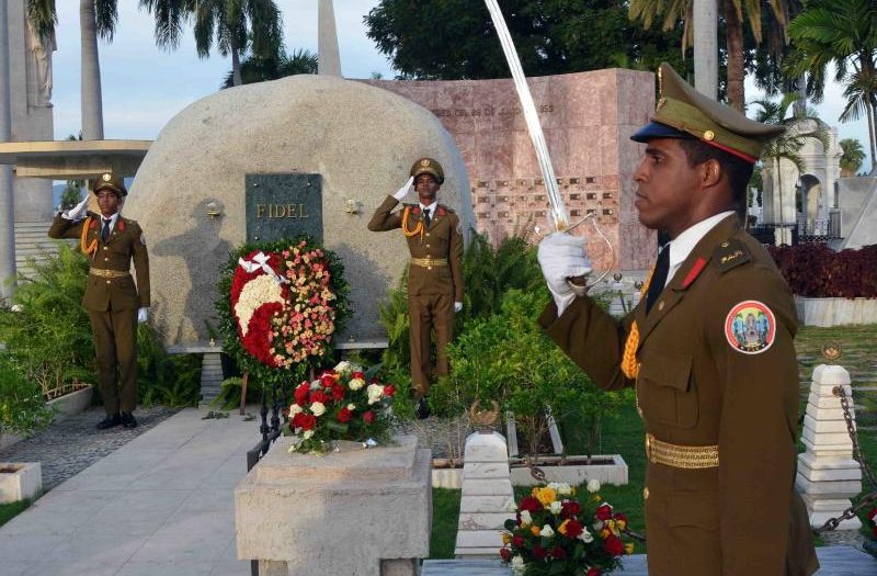 sanctiago de cuba, fidel castro, santa ifigenia