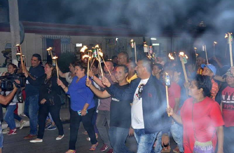 sancti spiritus, marcha de las antorchas, jose marti, natalicio de marti