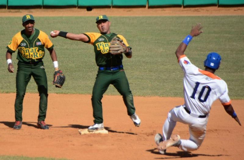 sancti spiritus, pinar del rio, los gallos, 60 snb, serie nacional de beisbol, gallos 60 snb