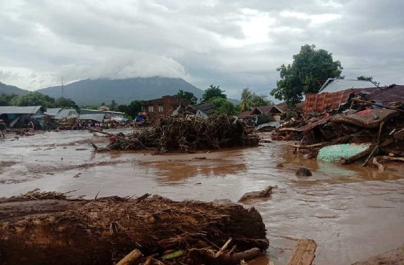 indonesia, intensas lluvias, desastres naturales, deslaves