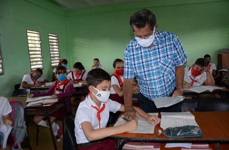 cuba, dia del educador, campaña de alfabetizacion, educacion, miguel diaz-canel