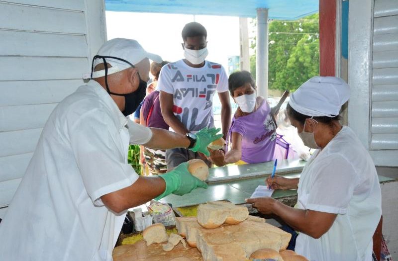 sancti spiritus, distribucion de pan, indistria alimentaria, canasta basica