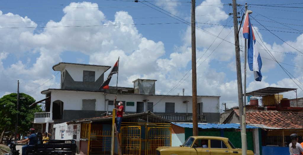 sancti spiritus, bandera cubana, camino de la habana