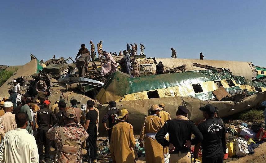 pakistan, accidente ferroviario, muertes, ferrocarril