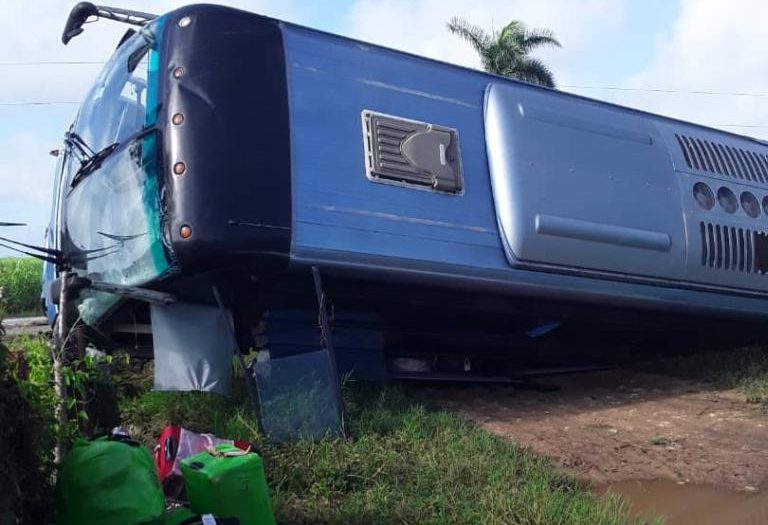 sancti spiritus, jatibonico, accidente de transito, lesionados, yutong, omnibus nacionales