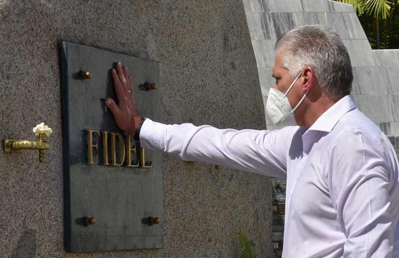 cuba, fidel castro, jose marti, cementerio santa ifigenia, santiago de cuba