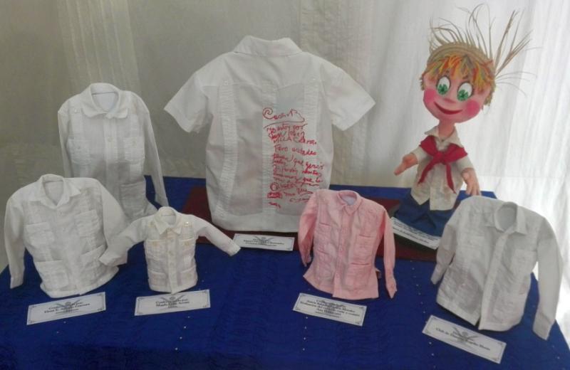 sancti spiritus, casa de la guayabera, miniaturas, guayaberas, raul castro, miguel diaz-canel