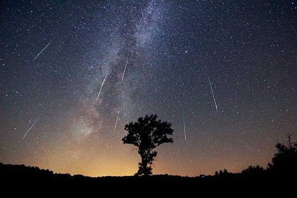 astronomia, lluvia de estrellas, luna, super luna, meteoro