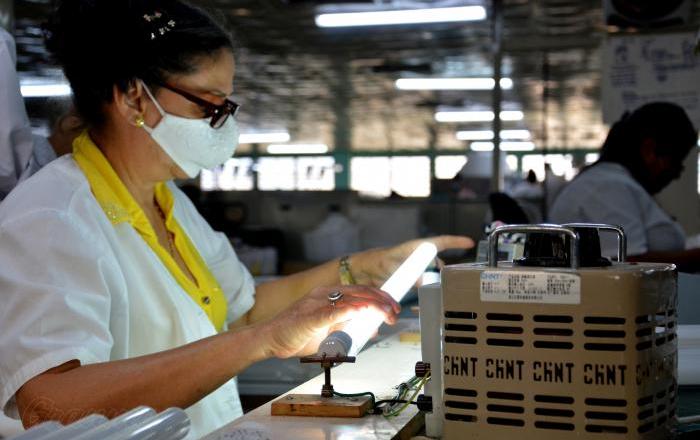 cuba, luminarias led, electricidad, ahorro energetico