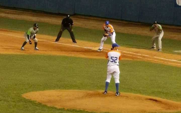 sancti spiritus,beisbol cubano, serie nacional de beisbol, 61 snb, gallos 61 snb, alex guerra