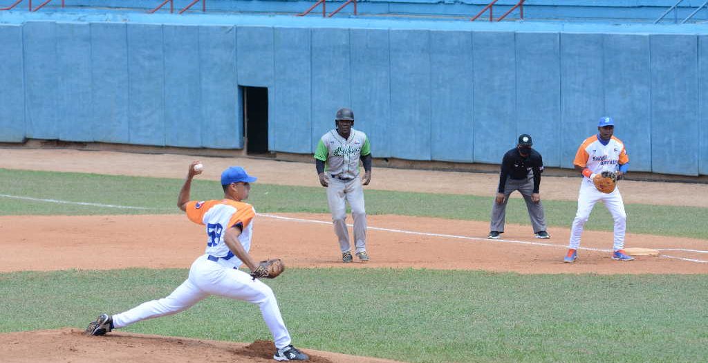 sancti spiritus, serie nacional de beisbol, 61 snb, gallos, gallos 61 snb