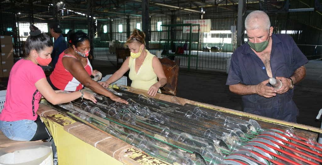 sancti spiritus, economia espirituana, empresa de plasticos escambray, mipymes, zona especial de desarrollo mariel, fomento, el pedrero