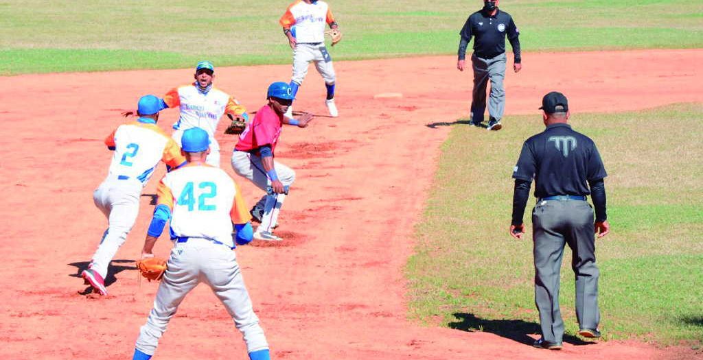 sancti spiritus,beisbol cubano, serie nacional de beisbol, 61 snb, gallos 61 snb, eriel sanchez