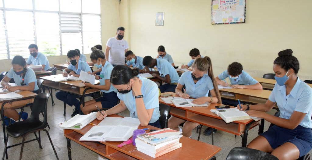 sancti spiritus, eide lino salabarria, jovenes, 4 de abril, ujc, deportistas