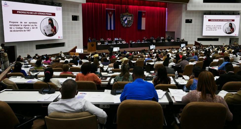 cuba, parlamento cubano, diputados, asamblea nacional del poder popular, leyes, codigo de las familias, codigo penal