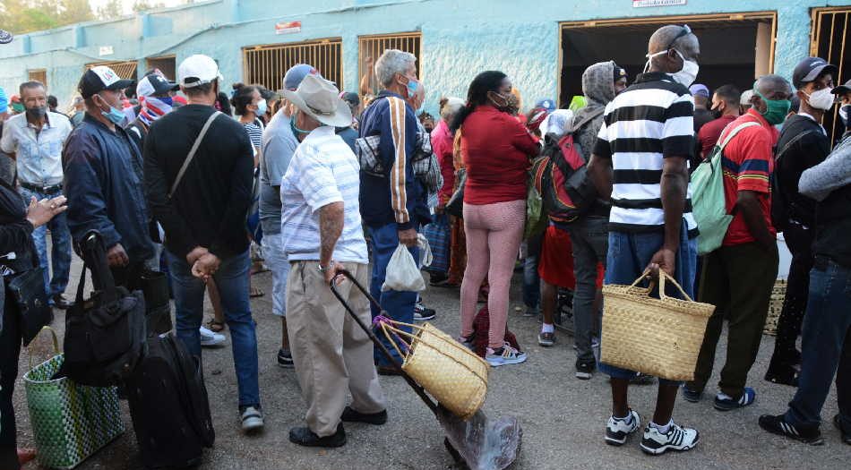 sancti spiritus, revendedores, acaparadores, libreta de abastecimiento, corrupcion, ilegalidades