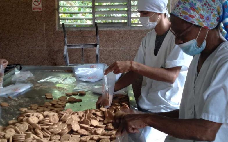 sancti spiritus, industria alimentaria, canasta basica, pan, galletas