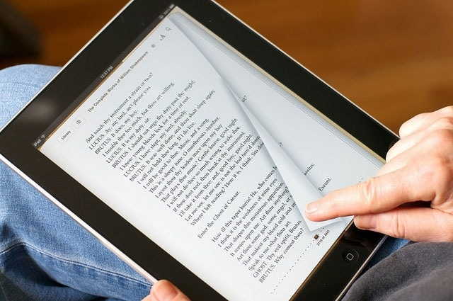 Libro electrónico o ebook: ¿en jaque la lectura impresa? – Escambray