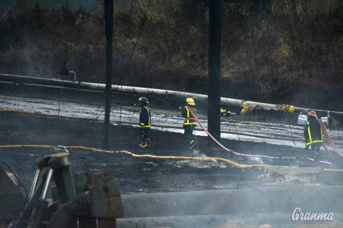 matanzas, bomberos, incendio, explosion, petroleo, energia y minas