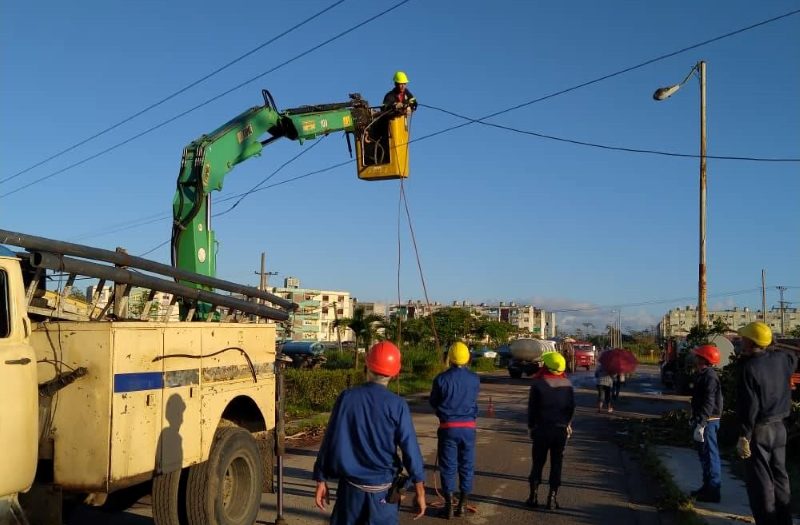 ian recuperación, une, empresa eléctrica