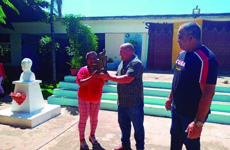 sancti spiritus, premio del barrio, cdr, comites de defensa de la revolucion, trinidad, enseñanza especial