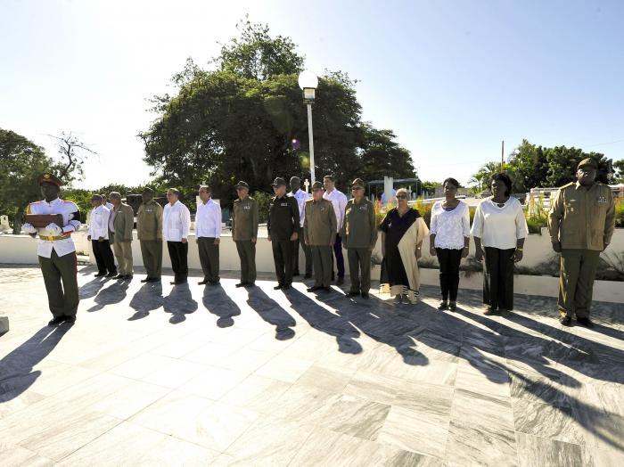 cuba, raul castro, armando hart, cementerio santa ifigenia