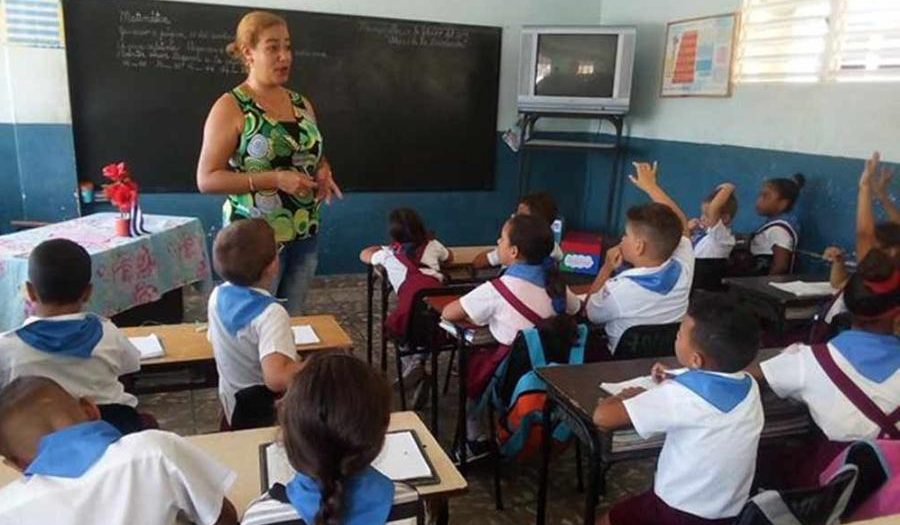 cuba, dia del educador, miguel diaz-canel